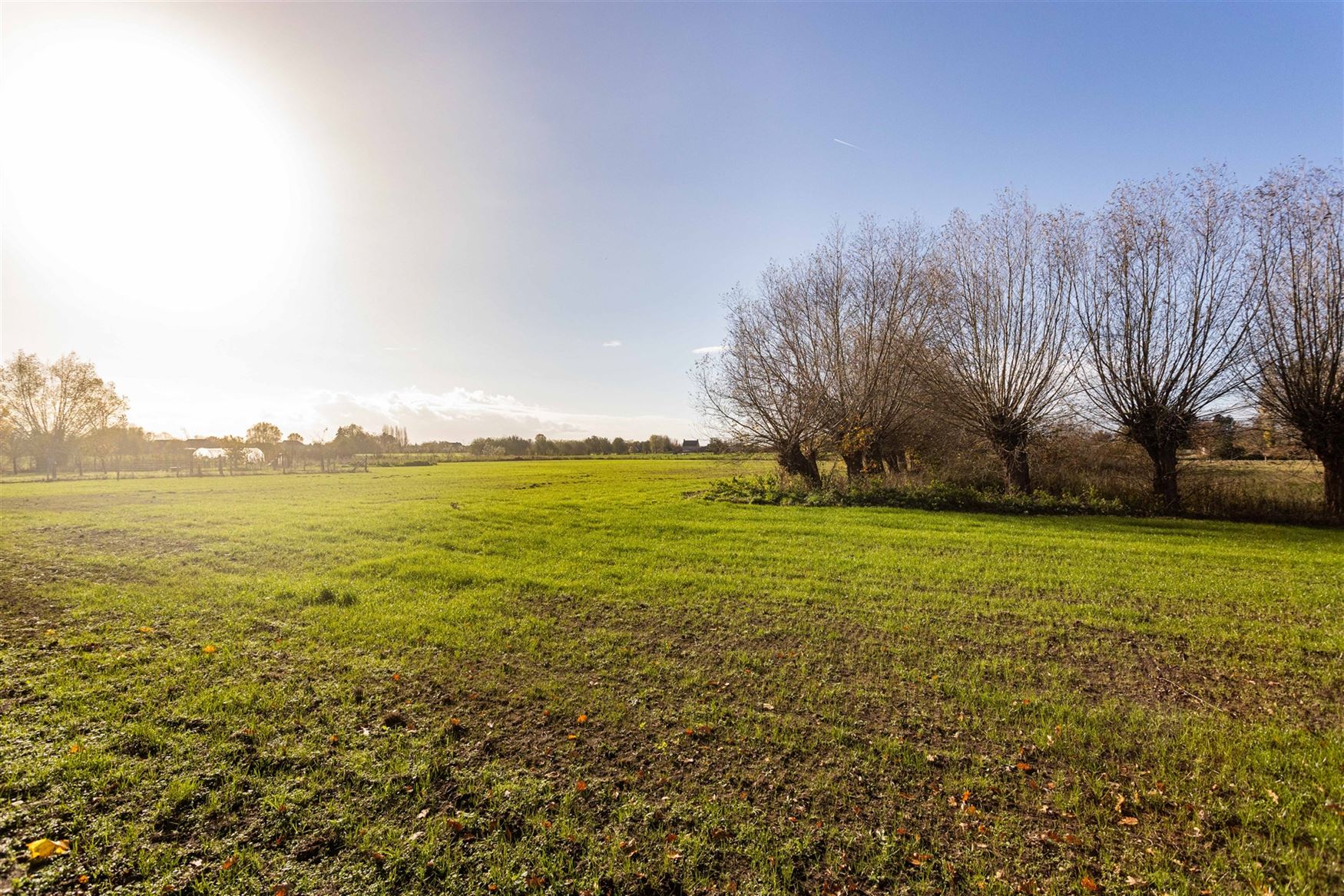 Deze charmante bungalow in Nazareth biedt een uitzonderlijke combinatie van rust, ruimte en potentieel. Dankzij de zeer goede indeling, de overvloed a...