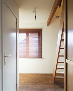 BEZOEKDAG VOLZET
Op slechts 6 km van Gent-centrum, in een rustige en kindvriendelijke wijk, bevindt zich deze charmante en energiezuinige woning. De ...