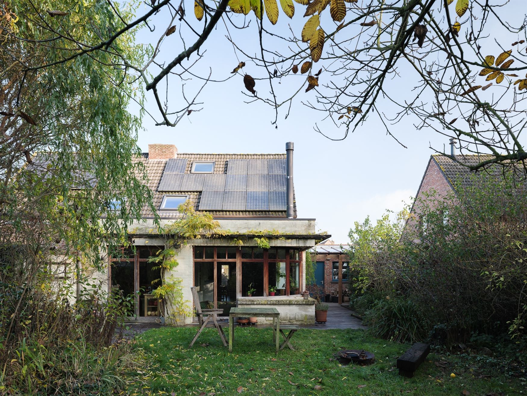 BEZOEKDAG VOLZET
Op slechts 6 km van Gent-centrum, in een rustige en kindvriendelijke wijk, bevindt zich deze charmante en energiezuinige woning. De ...