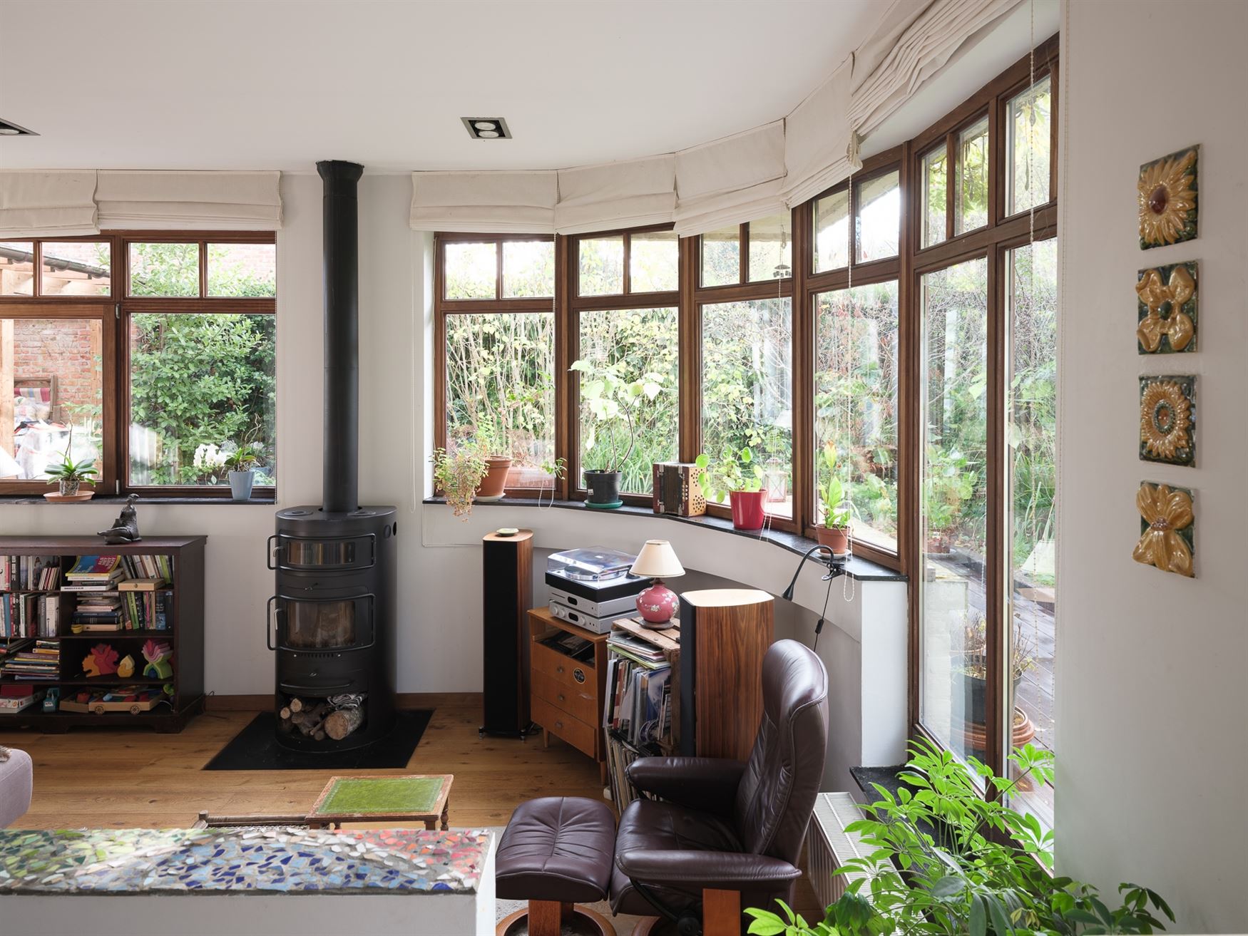 BEZOEKDAG VOLZET
Op slechts 6 km van Gent-centrum, in een rustige en kindvriendelijke wijk, bevindt zich deze charmante en energiezuinige woning. De ...