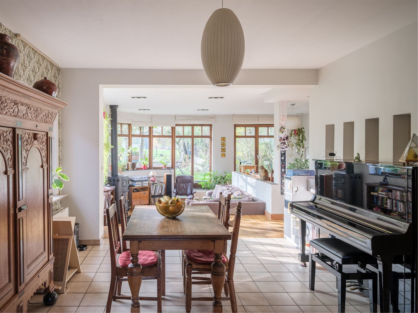 BEZOEKDAG VOLZET
Op slechts 6 km van Gent-centrum, in een rustige en kindvriendelijke wijk, bevindt zich deze charmante en energiezuinige woning. De ...