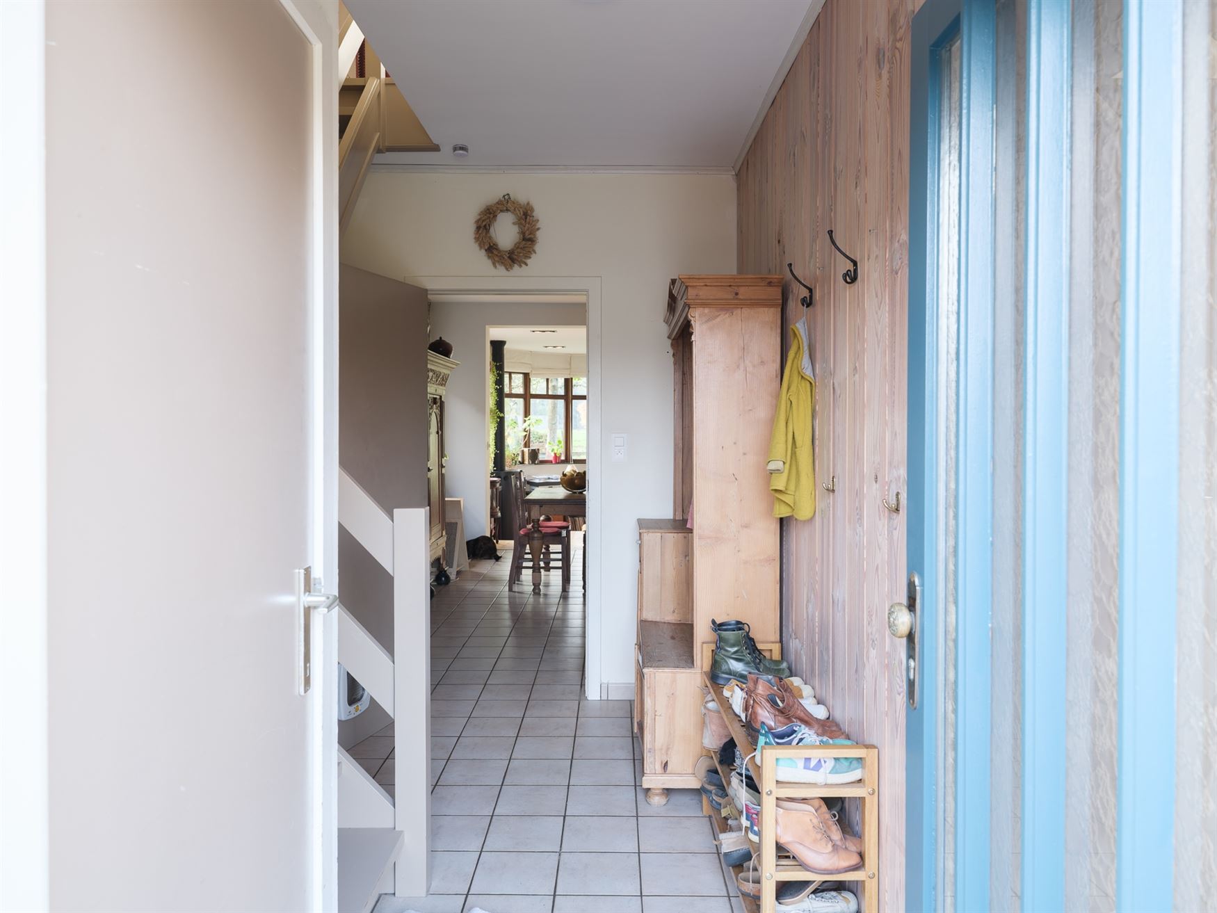 BEZOEKDAG VOLZET
Op slechts 6 km van Gent-centrum, in een rustige en kindvriendelijke wijk, bevindt zich deze charmante en energiezuinige woning. De ...