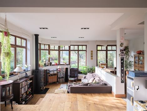 BEZOEKDAG VOLZET
Op slechts 6 km van Gent-centrum, in een rustige en kindvriendelijke wijk, bevindt zich deze charmante en energiezuinige woning. De ...