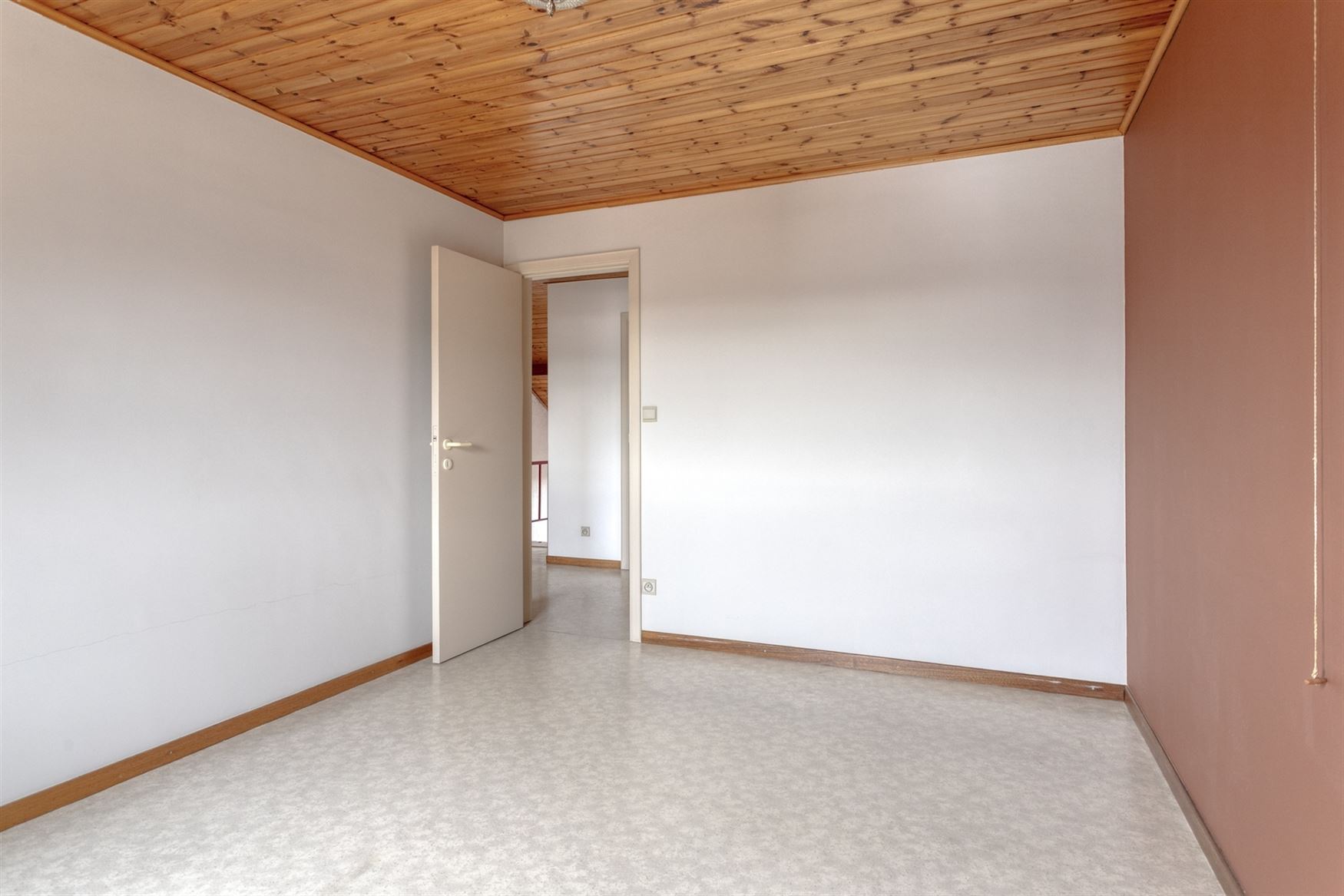 WENST U EEN BEZOEK? SURF NAAR ONZE SITE: WWW.INFINIMO.BE > ZOEK DE DESBETREFFENDE EIGENDOM > REGISTREER U VIA DE KNOP ‘PLAN EEN BEZOEK’.
Op een u...