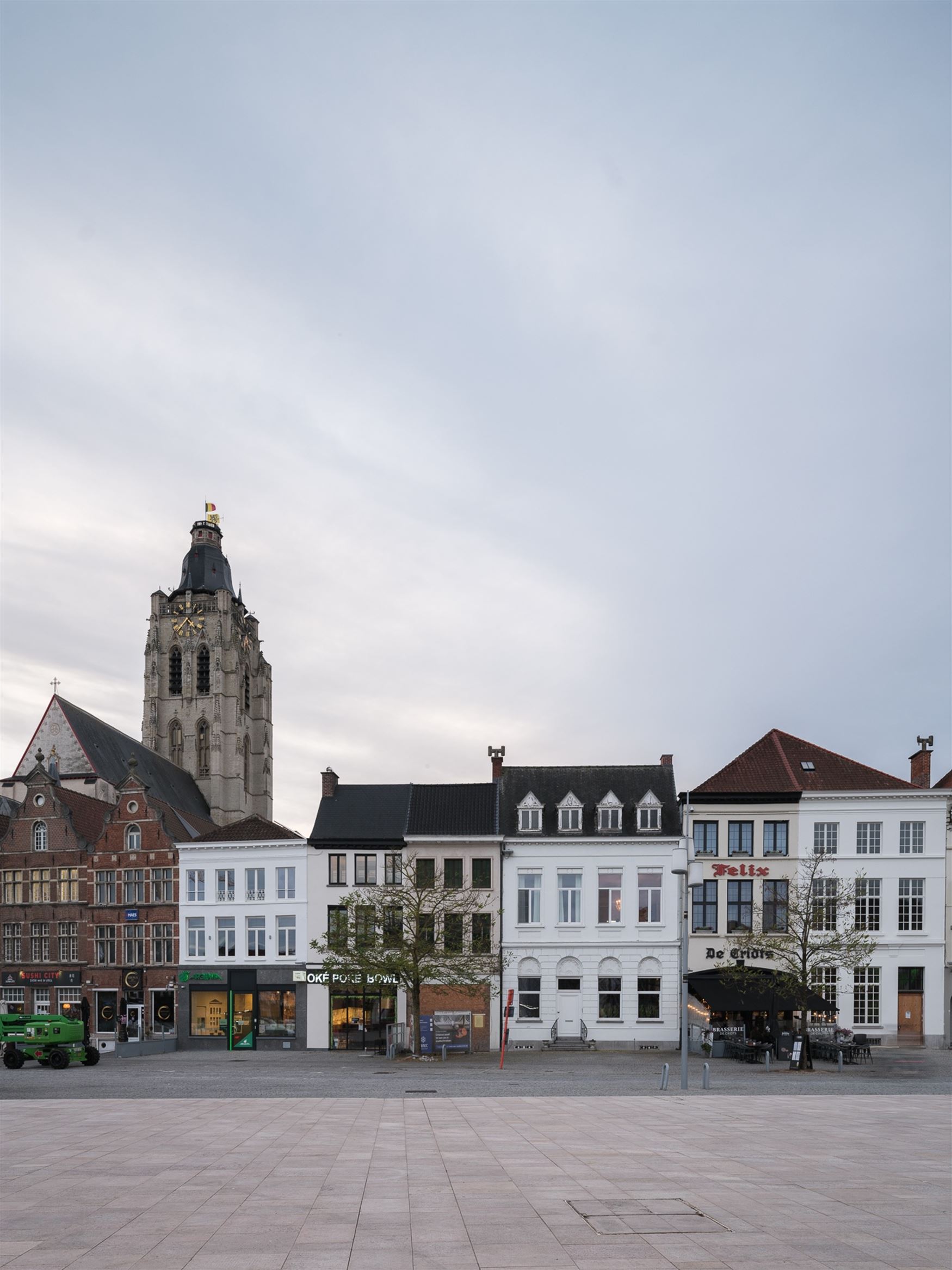Midden in het centrum van Oudenaarde, op wandelafstand van winkels, restaurants en het station, bevindt zich deze karaktervolle loft waar authenticite...