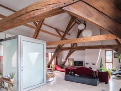 Midden in het centrum van Oudenaarde, op wandelafstand van winkels, restaurants en het station, bevindt zich deze karaktervolle loft waar authenticite...