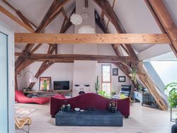 Midden in het centrum van Oudenaarde, op wandelafstand van winkels, restaurants en het station, bevindt zich deze karaktervolle loft waar authenticite...