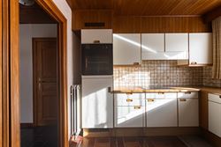 Deze charmante bungalow in Nazareth biedt een uitzonderlijke combinatie van rust, ruimte en potentieel. Dankzij de zeer goede indeling, de overvloed a...