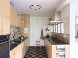 BEZOEKDAG VOLZET
Op slechts 6 km van Gent-centrum, in een rustige en kindvriendelijke wijk, bevindt zich deze charmante en energiezuinige woning. De ...