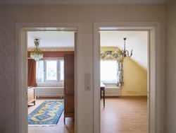 Ontdek deze ruime en solide gezinswoning gelegen op een prachtig perceel van 1007 m². Met een bewoonbare oppervlakte van 219 m² en vier slaapkamers ...