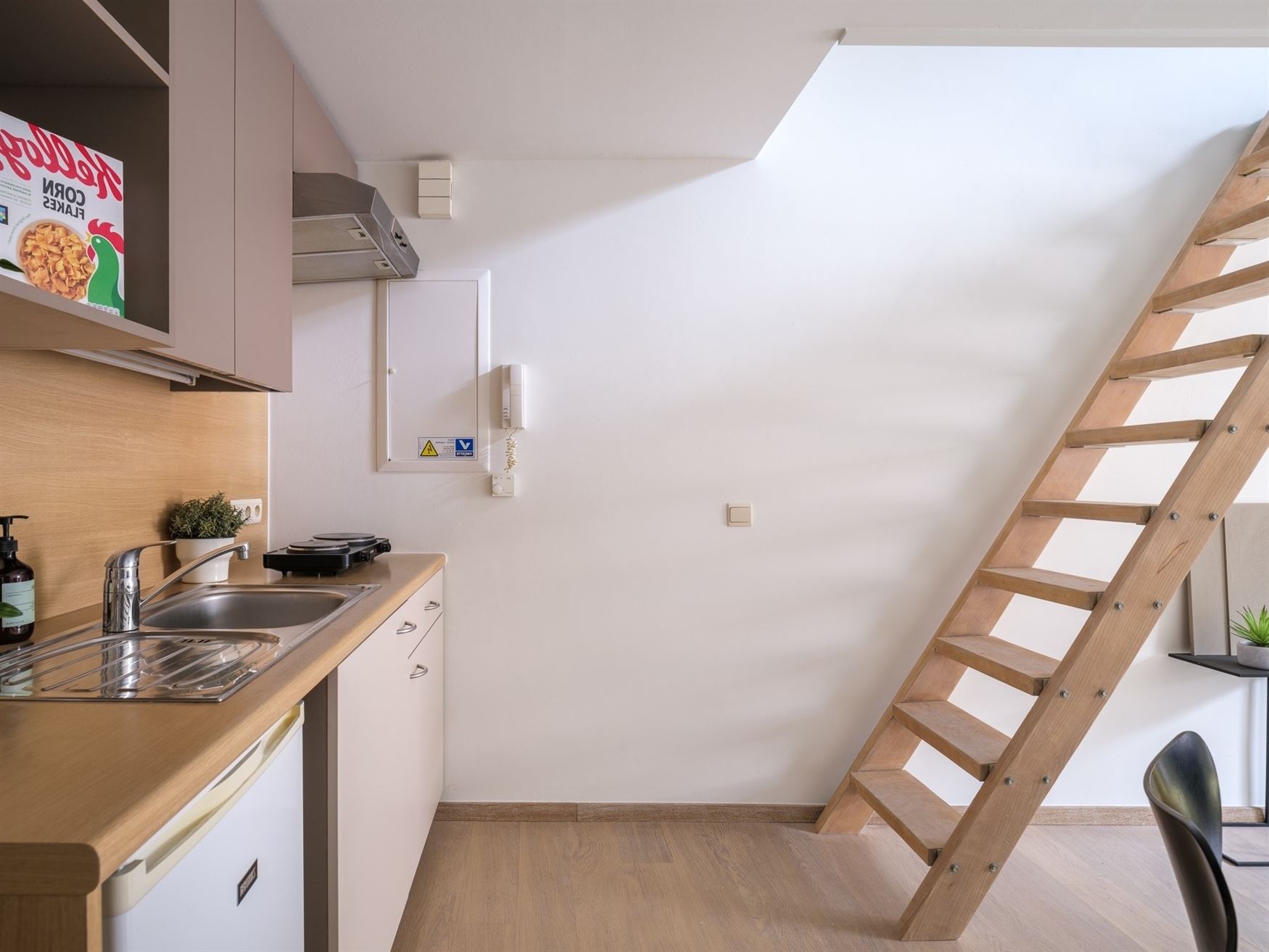 WENST U EEN BEZOEK? SURF NAAR ONZE SITE: WWW.INFINIMO.BE > ZOEK DE DESBETREFFENDE EIGENDOM > REGISTREER U VIA DE KNOP ‘PLAN EEN BEZOEK’.
Het appa...