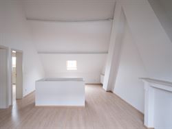 In de pittoreske dorpskern van Sint-Denijs-Westrem, op slechts enkele minuten verwijderd van Sint-Martens-Latem en Gent-centrum.

Hier geniet je van...