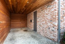 Gelegen in de doodlopende straat Nestevoorde 12 te Zomergem, biedt deze BEN-woning in pastoriestijl de perfecte combinatie van modern comfort en energ...