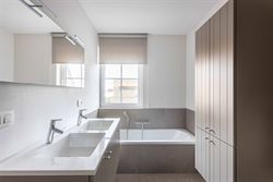 Gelegen in de doodlopende straat Nestevoorde 12 te Zomergem, biedt deze BEN-woning in pastoriestijl de perfecte combinatie van modern comfort en energ...