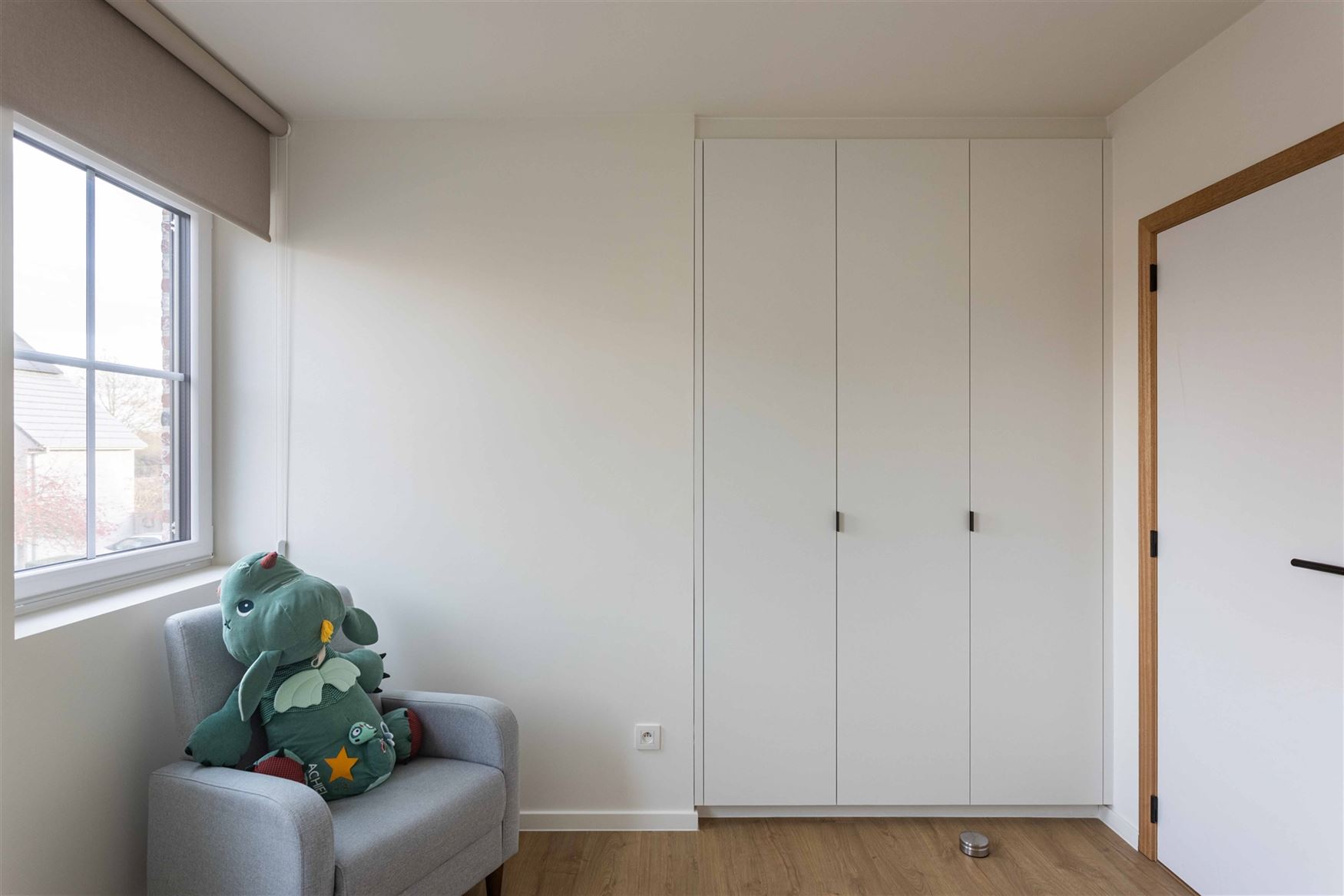 Gelegen in de doodlopende straat Nestevoorde 12 te Zomergem, biedt deze BEN-woning in pastoriestijl de perfecte combinatie van modern comfort en energ...