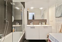 WENST U EEN BEZOEK? SURF NAAR ONZE SITE: WWW.INFINIMO.BE > ZOEK DE DESBETREFFENDE EIGENDOM > REGISTREER U VIA DE KNOP ‘PLAN EEN BEZOEK’.
Dit appa...