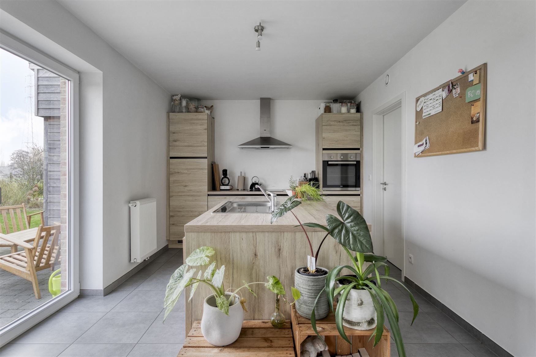 WENST U EEN BEZOEK? SURF NAAR ONZE SITE: WWW.INFINIMO.BE > ZOEK DE DESBETREFFENDE EIGENDOM > REGISTREER U VIA DE KNOP ‘PLAN EEN BEZOEK’.
Wie op z...