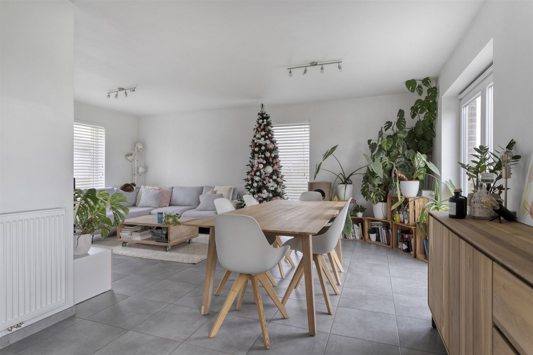 WENST U EEN BEZOEK? SURF NAAR ONZE SITE: WWW.INFINIMO.BE > ZOEK DE DESBETREFFENDE EIGENDOM > REGISTREER U VIA DE KNOP ‘PLAN EEN BEZOEK’.
Wie op z...