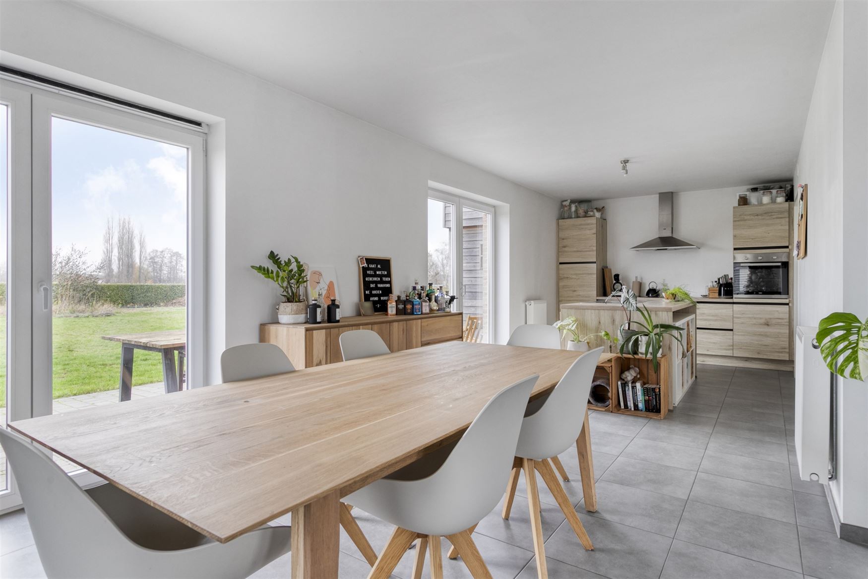 WENST U EEN BEZOEK? SURF NAAR ONZE SITE: WWW.INFINIMO.BE > ZOEK DE DESBETREFFENDE EIGENDOM > REGISTREER U VIA DE KNOP ‘PLAN EEN BEZOEK’.
Wie op z...