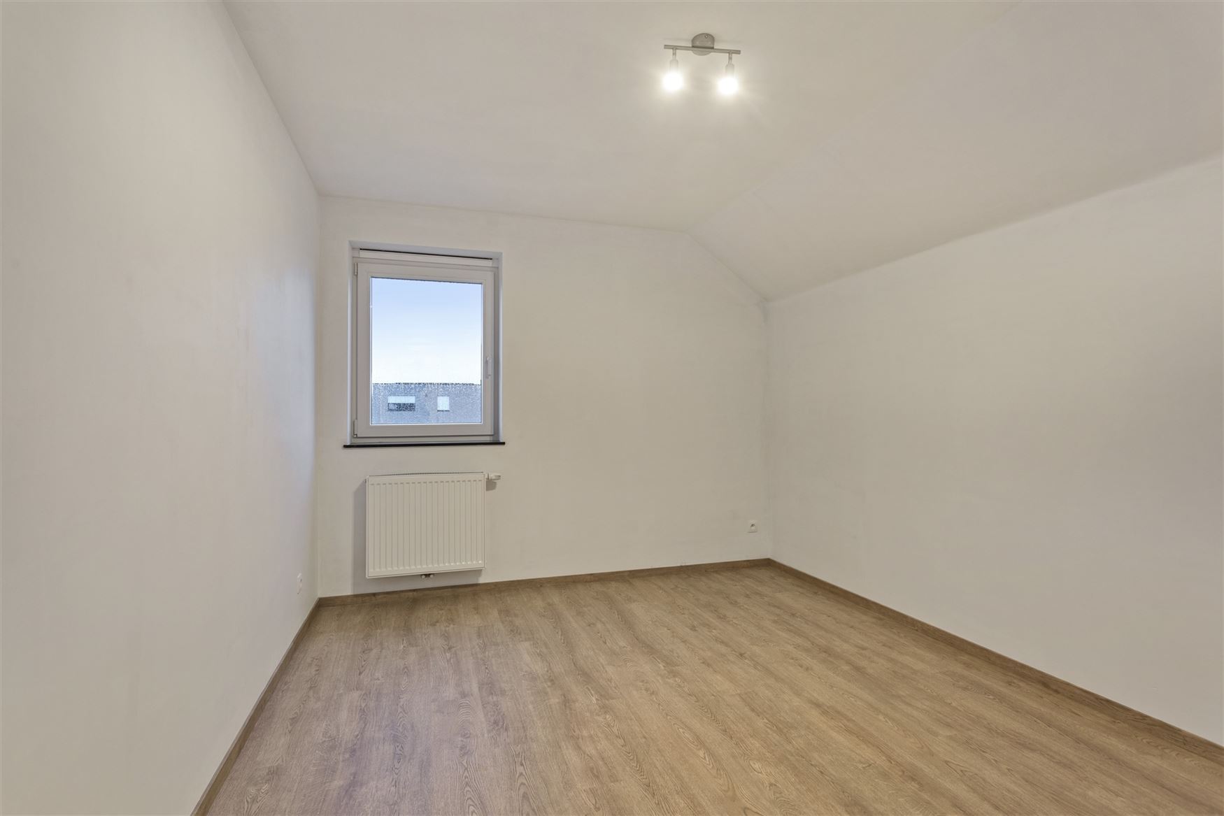 WENST U EEN BEZOEK? SURF NAAR ONZE SITE: WWW.INFINIMO.BE > ZOEK DE DESBETREFFENDE EIGENDOM > REGISTREER U VIA DE KNOP ‘PLAN EEN BEZOEK’.
Wie op z...