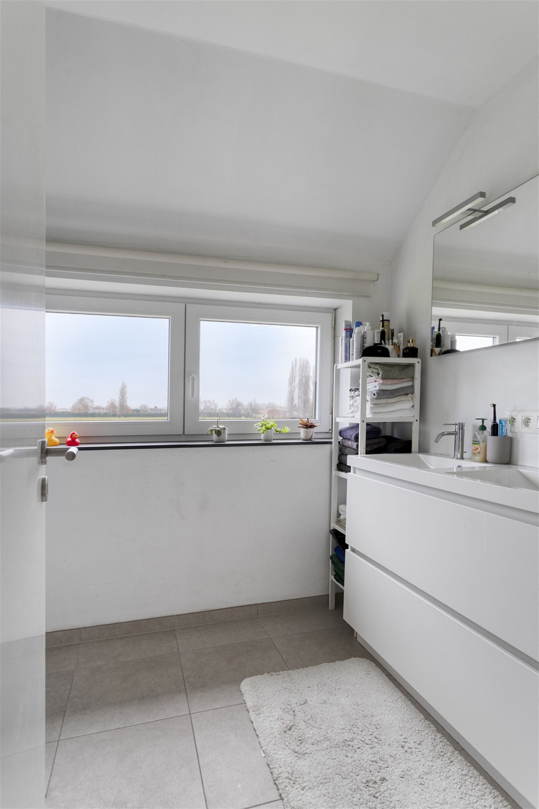 WENST U EEN BEZOEK? SURF NAAR ONZE SITE: WWW.INFINIMO.BE > ZOEK DE DESBETREFFENDE EIGENDOM > REGISTREER U VIA DE KNOP ‘PLAN EEN BEZOEK’.
Wie op z...