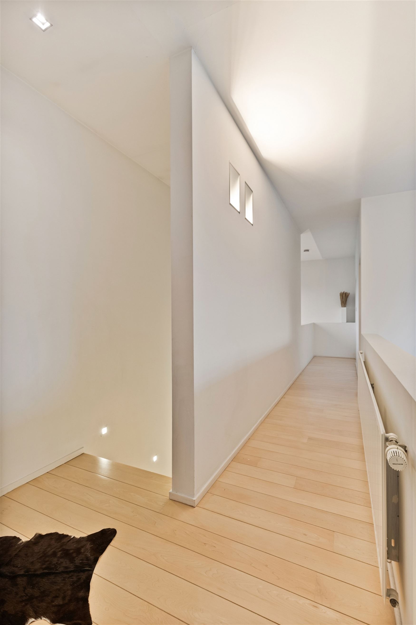 WENST U EEN BEZOEK? SURF NAAR ONZE SITE: WWW.INFINIMO.BE > ZOEK DE DESBETREFFENDE EIGENDOM > REGISTREER U VIA DE KNOP ‘PLAN EEN BEZOEK’.
Deze pra...