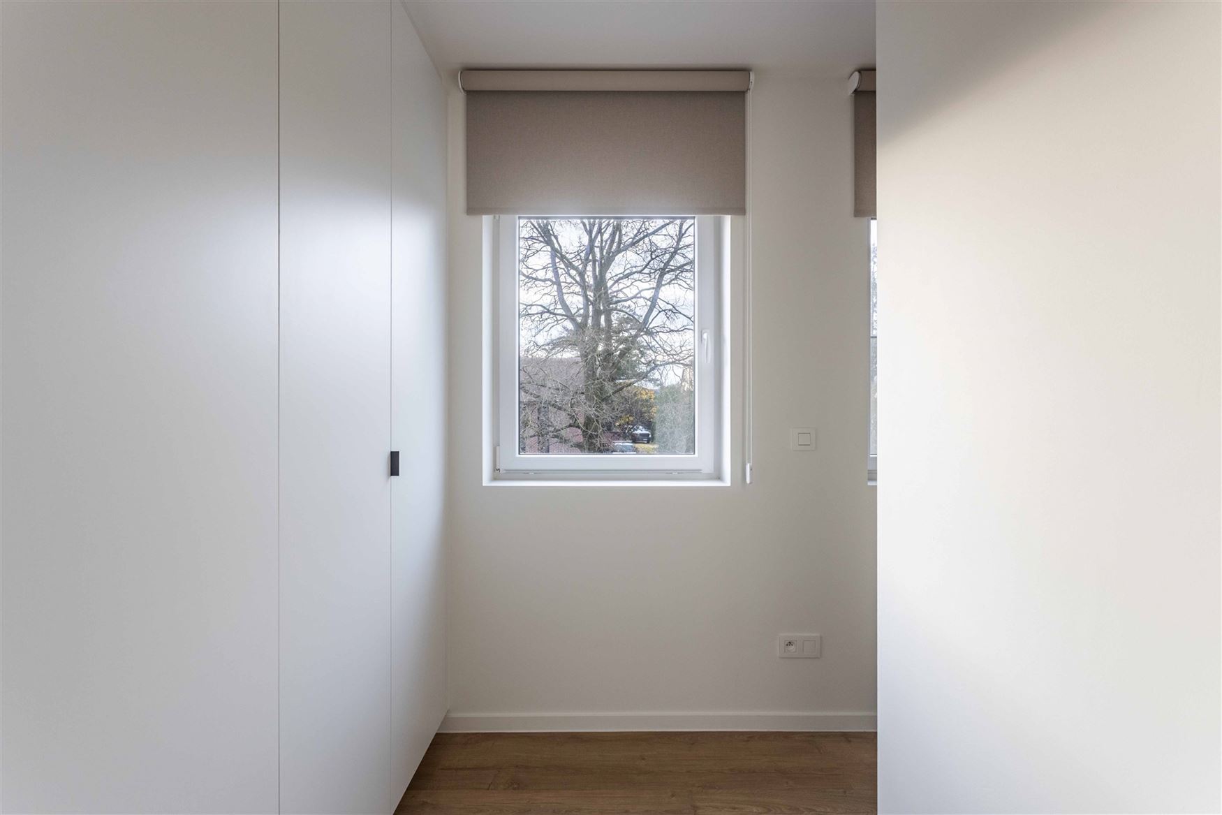 Gelegen in de doodlopende straat Nestevoorde 12 te Zomergem, biedt deze BEN-woning in pastoriestijl de perfecte combinatie van modern comfort en energ...