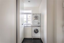 Gelegen in de doodlopende straat Nestevoorde 12 te Zomergem, biedt deze BEN-woning in pastoriestijl de perfecte combinatie van modern comfort en energ...