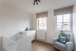 Gelegen in de doodlopende straat Nestevoorde 12 te Zomergem, biedt deze BEN-woning in pastoriestijl de perfecte combinatie van modern comfort en energ...