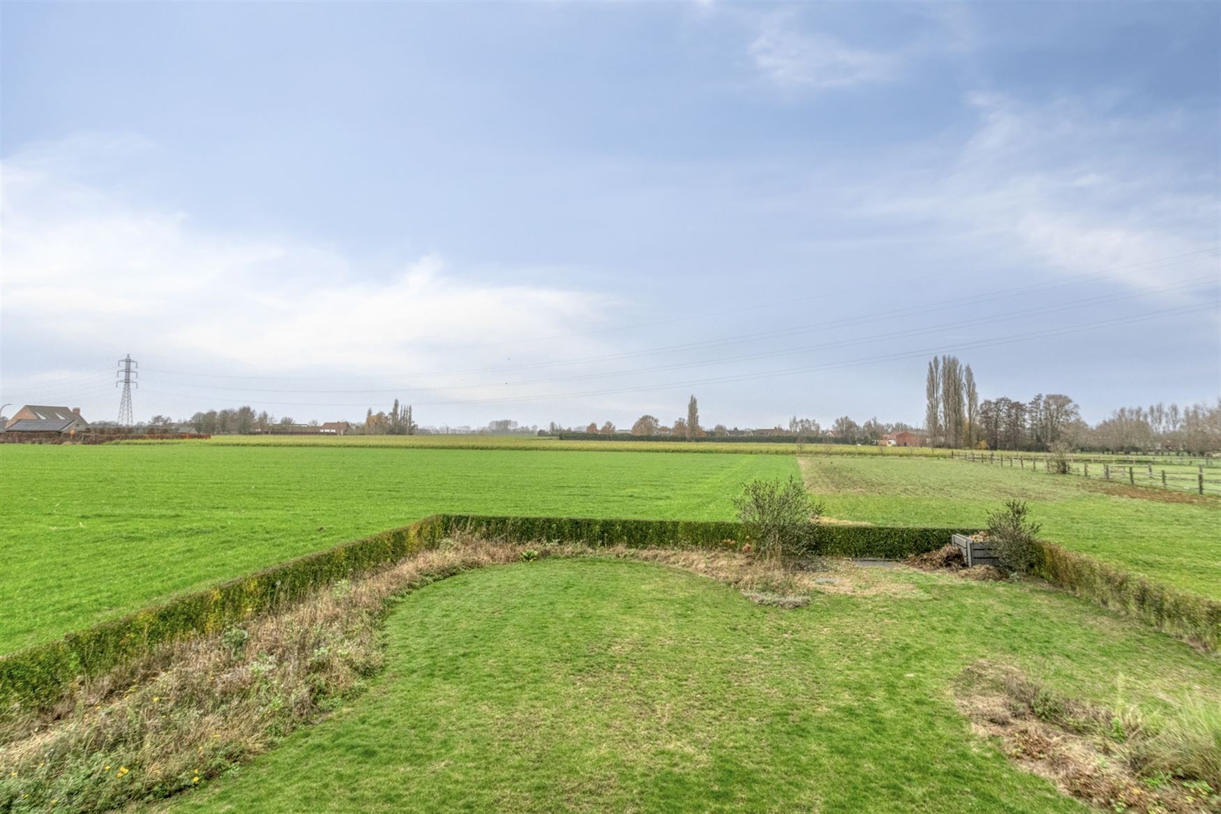 WENST U EEN BEZOEK? SURF NAAR ONZE SITE: WWW.INFINIMO.BE > ZOEK DE DESBETREFFENDE EIGENDOM > REGISTREER U VIA DE KNOP ‘PLAN EEN BEZOEK’.
Wie op z...