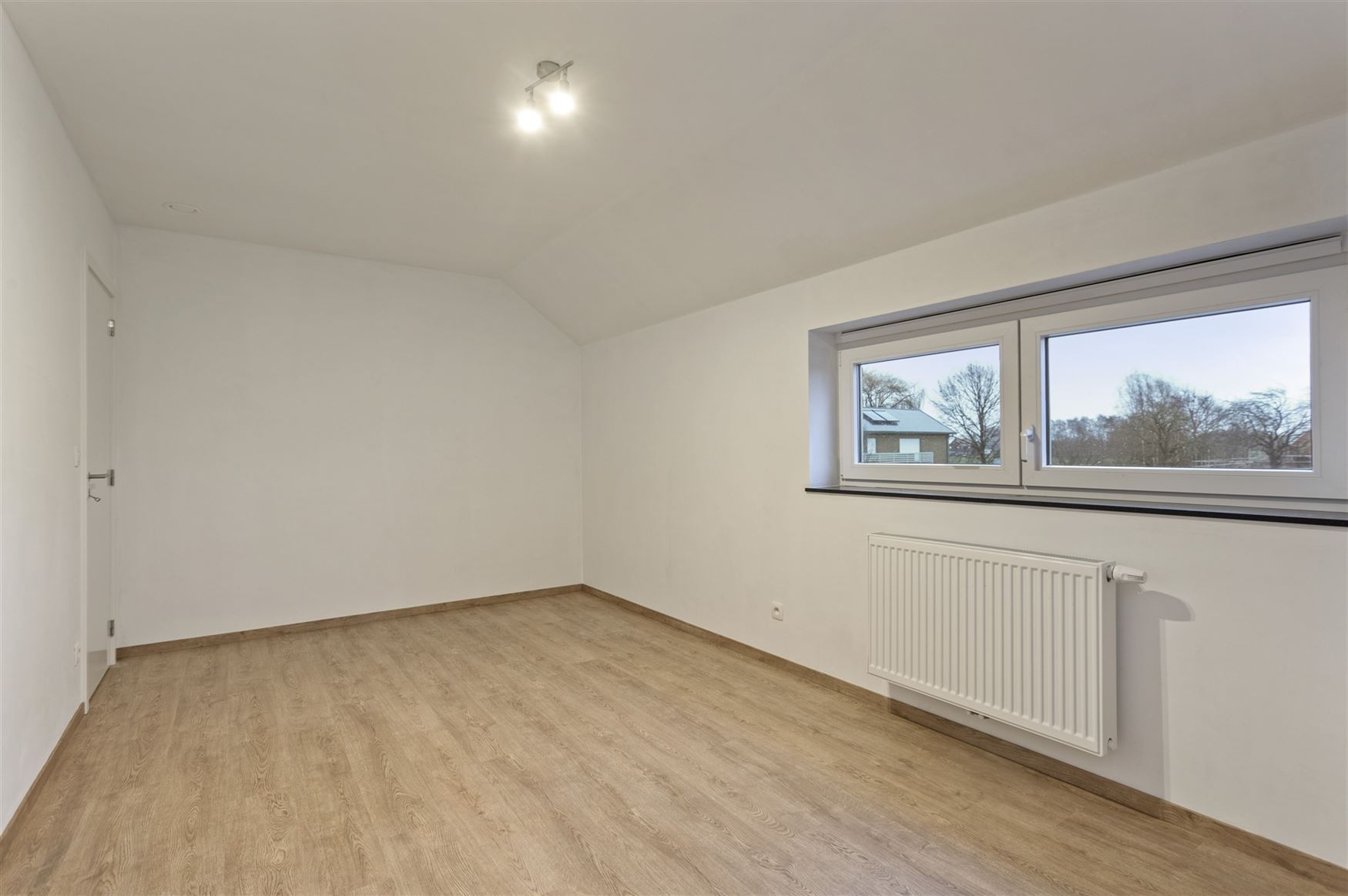 WENST U EEN BEZOEK? SURF NAAR ONZE SITE: WWW.INFINIMO.BE > ZOEK DE DESBETREFFENDE EIGENDOM > REGISTREER U VIA DE KNOP ‘PLAN EEN BEZOEK’.
Wie op z...