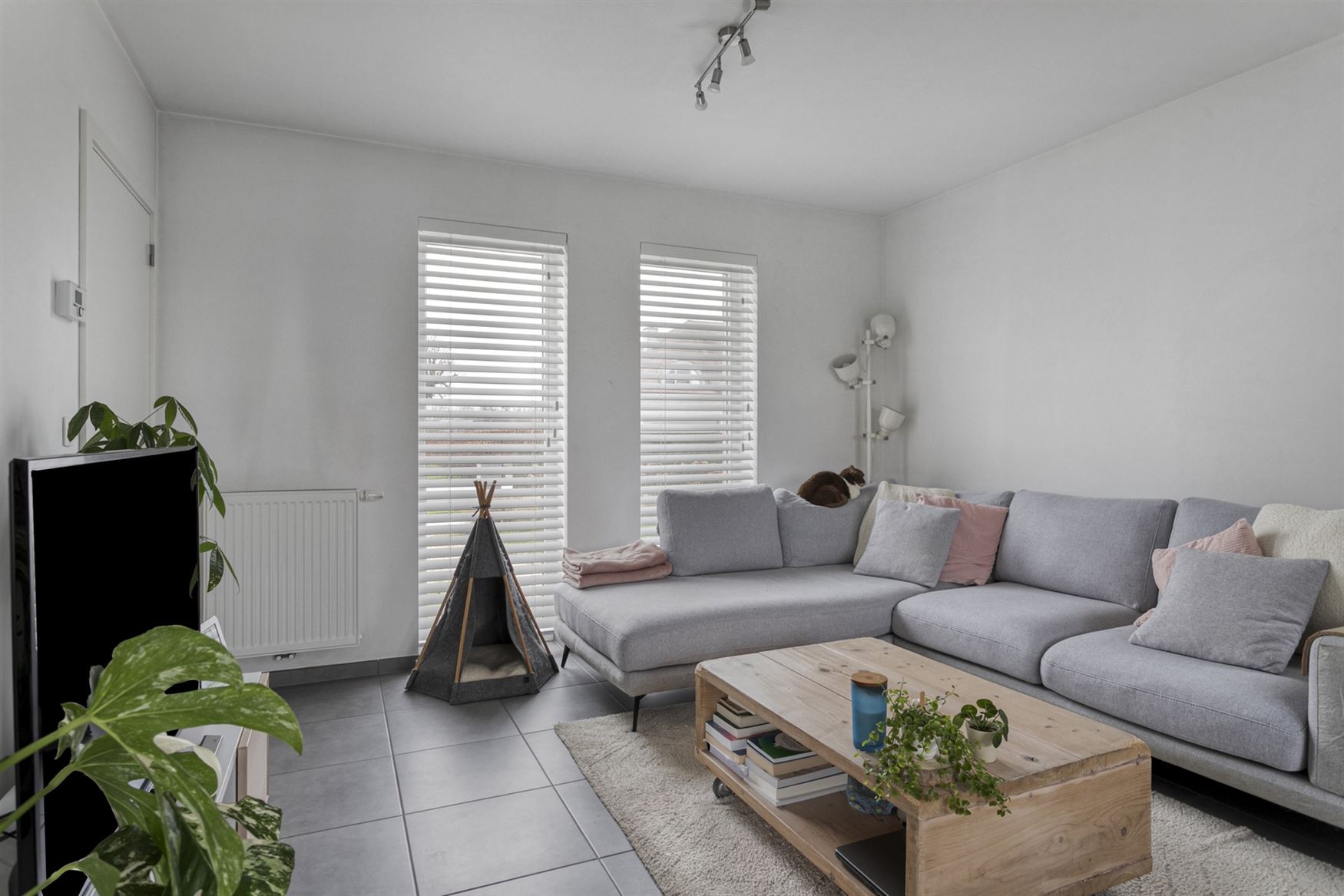 WENST U EEN BEZOEK? SURF NAAR ONZE SITE: WWW.INFINIMO.BE > ZOEK DE DESBETREFFENDE EIGENDOM > REGISTREER U VIA DE KNOP ‘PLAN EEN BEZOEK’.
Wie op z...