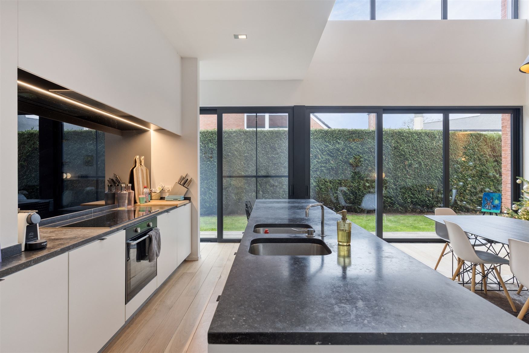 WENST U EEN BEZOEK? SURF NAAR ONZE SITE: WWW.INFINIMO.BE > ZOEK DE DESBETREFFENDE EIGENDOM > REGISTREER U VIA DE KNOP ‘PLAN EEN BEZOEK’.
Deze pra...