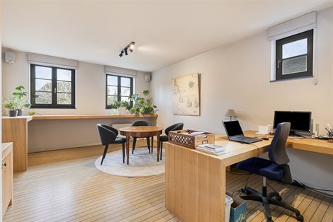 WENST U EEN BEZOEK? SURF NAAR ONZE SITE: WWW.INFINIMO.BE > ZOEK DE DESBETREFFENDE EIGENDOM > REGISTREER U VIA DE KNOP ‘PLAN EEN BEZOEK’.
In Nevel...