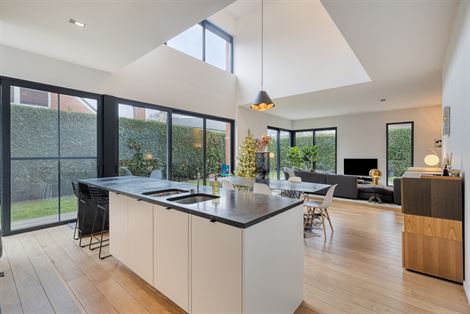 WENST U EEN BEZOEK? SURF NAAR ONZE SITE: WWW.INFINIMO.BE > ZOEK DE DESBETREFFENDE EIGENDOM > REGISTREER U VIA DE KNOP ‘PLAN EEN BEZOEK’.
Deze pra...