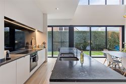 WENST U EEN BEZOEK? SURF NAAR ONZE SITE: WWW.INFINIMO.BE > ZOEK DE DESBETREFFENDE EIGENDOM > REGISTREER U VIA DE KNOP ‘PLAN EEN BEZOEK’.
Deze pra...