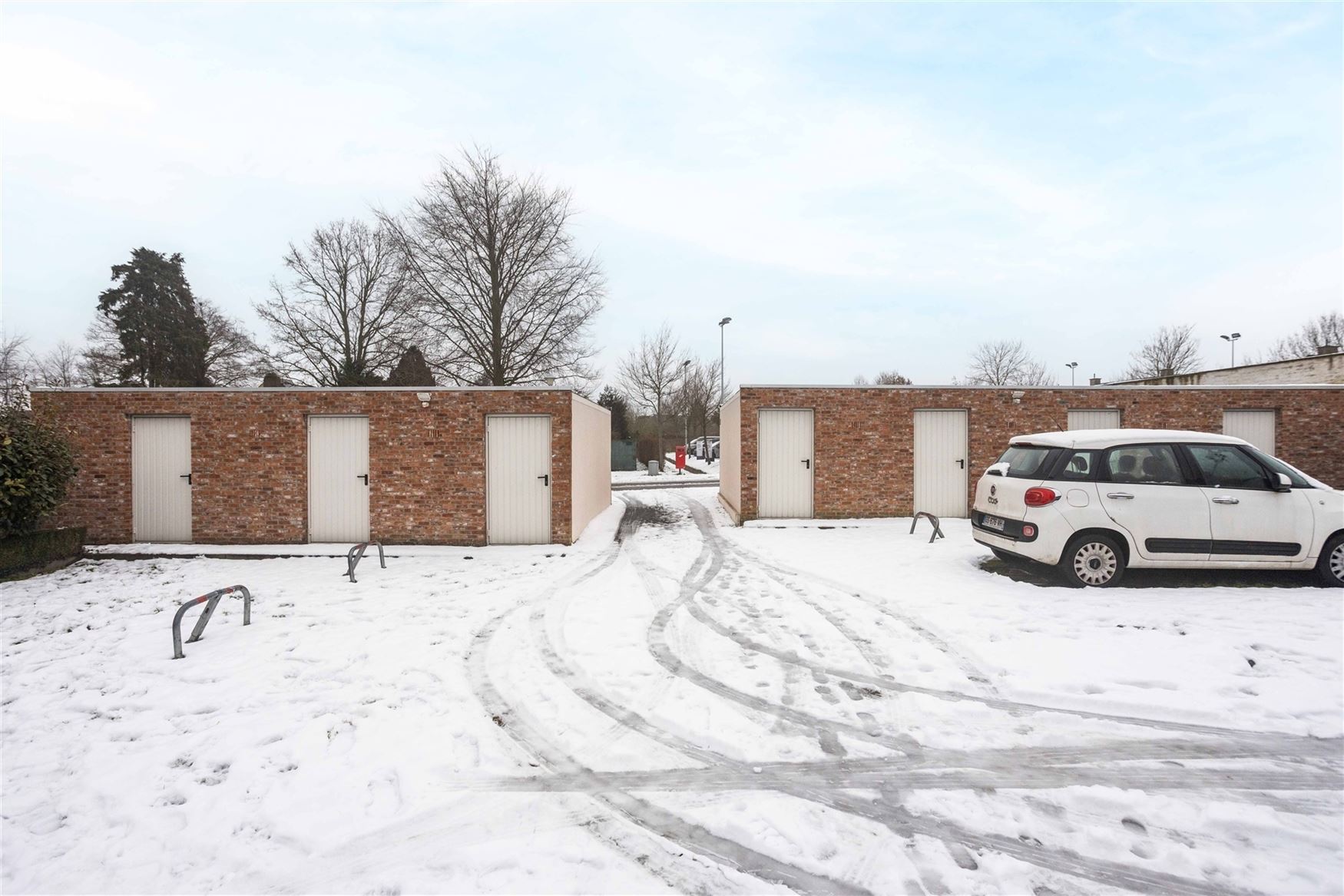 Op zoek naar een slim ingedeeld appartement op een uitstekende ligging? Dit charmante appartement op de Hundelgemsesteenweg in Merelbeke combineert co...