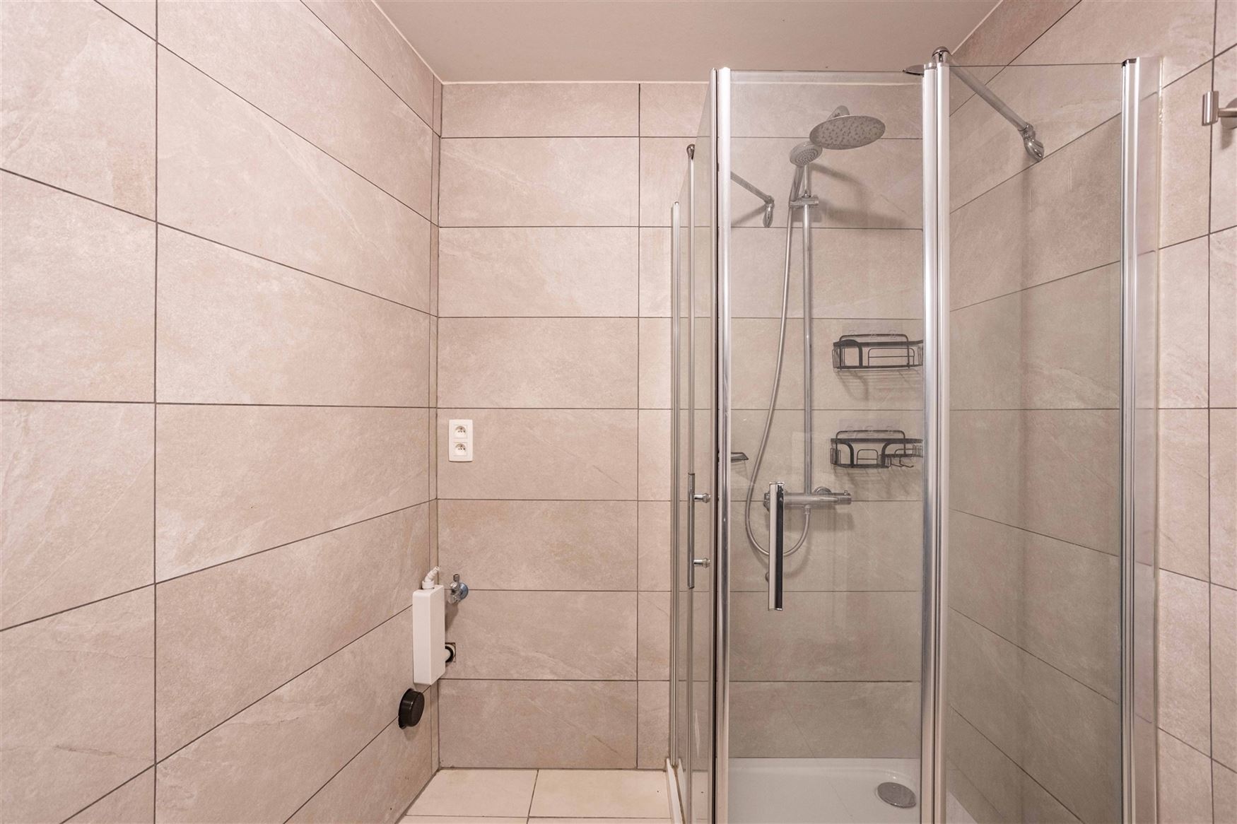 Op zoek naar een slim ingedeeld appartement op een uitstekende ligging? Dit charmante appartement op de Hundelgemsesteenweg in Merelbeke combineert co...