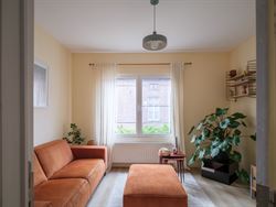 In een rustige en aangename buurt te Gent vinden we deze totaal gerenoveerde woning (2022 en 2025), waar authentieke charme en modern wooncomfort perf...