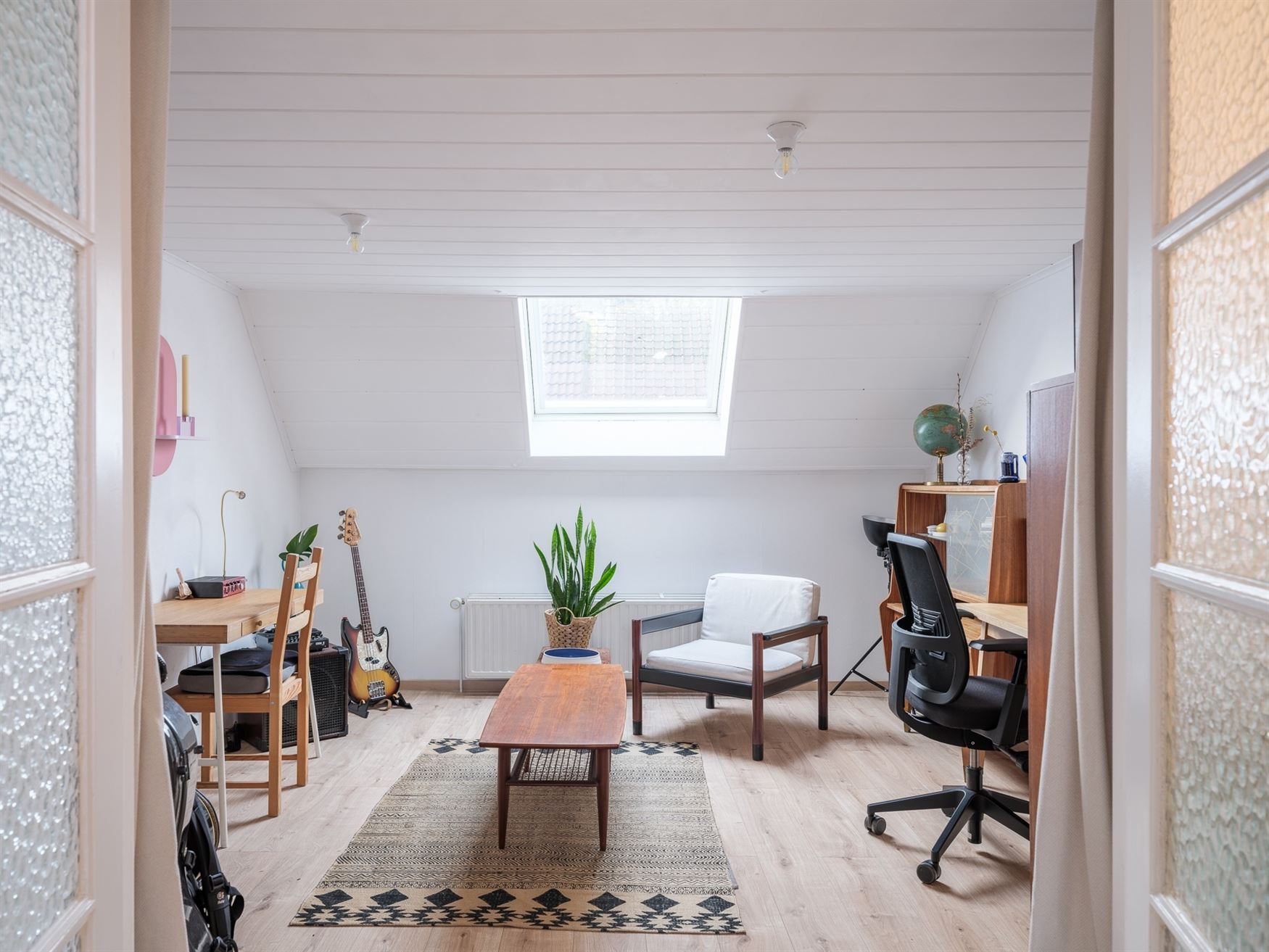 In een rustige en aangename buurt te Gent vinden we deze totaal gerenoveerde woning (2022 en 2025), waar authentieke charme en modern wooncomfort perf...