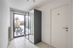 Op zoek naar een slim ingedeeld appartement op een uitstekende ligging? Dit charmante appartement op de Hundelgemsesteenweg in Merelbeke combineert co...