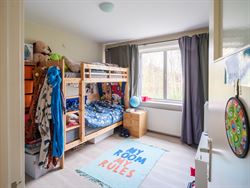 In een groene, rustige buurt van Sint-Amandsberg vind je dit bijzonder appartement met ruimte voor persoonlijke touch, verwijzend naar her modelappart...