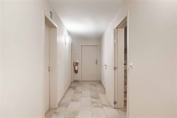 Op zoek naar een slim ingedeeld appartement op een uitstekende ligging? Dit charmante appartement op de Hundelgemsesteenweg in Merelbeke combineert co...