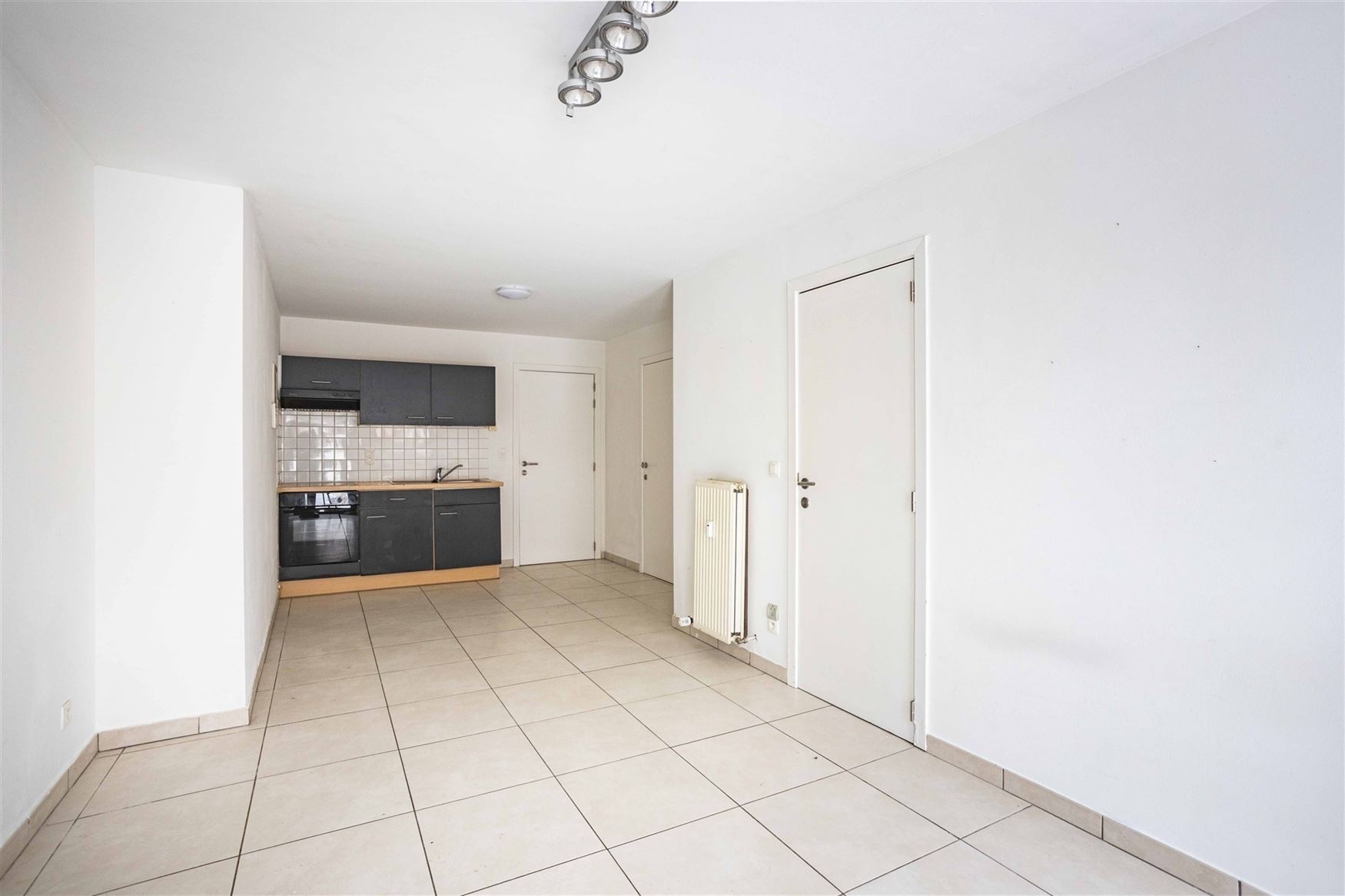 Op zoek naar een slim ingedeeld appartement op een uitstekende ligging? Dit charmante appartement op de Hundelgemsesteenweg in Merelbeke combineert co...