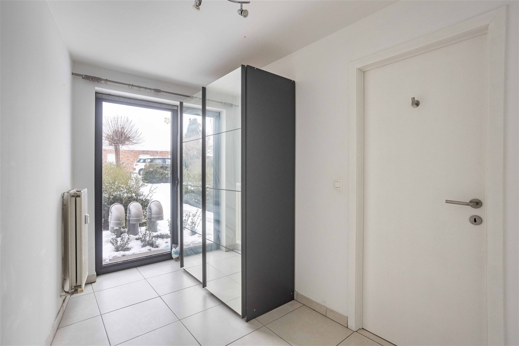 Op zoek naar een slim ingedeeld appartement op een uitstekende ligging? Dit charmante appartement op de Hundelgemsesteenweg in Merelbeke combineert co...