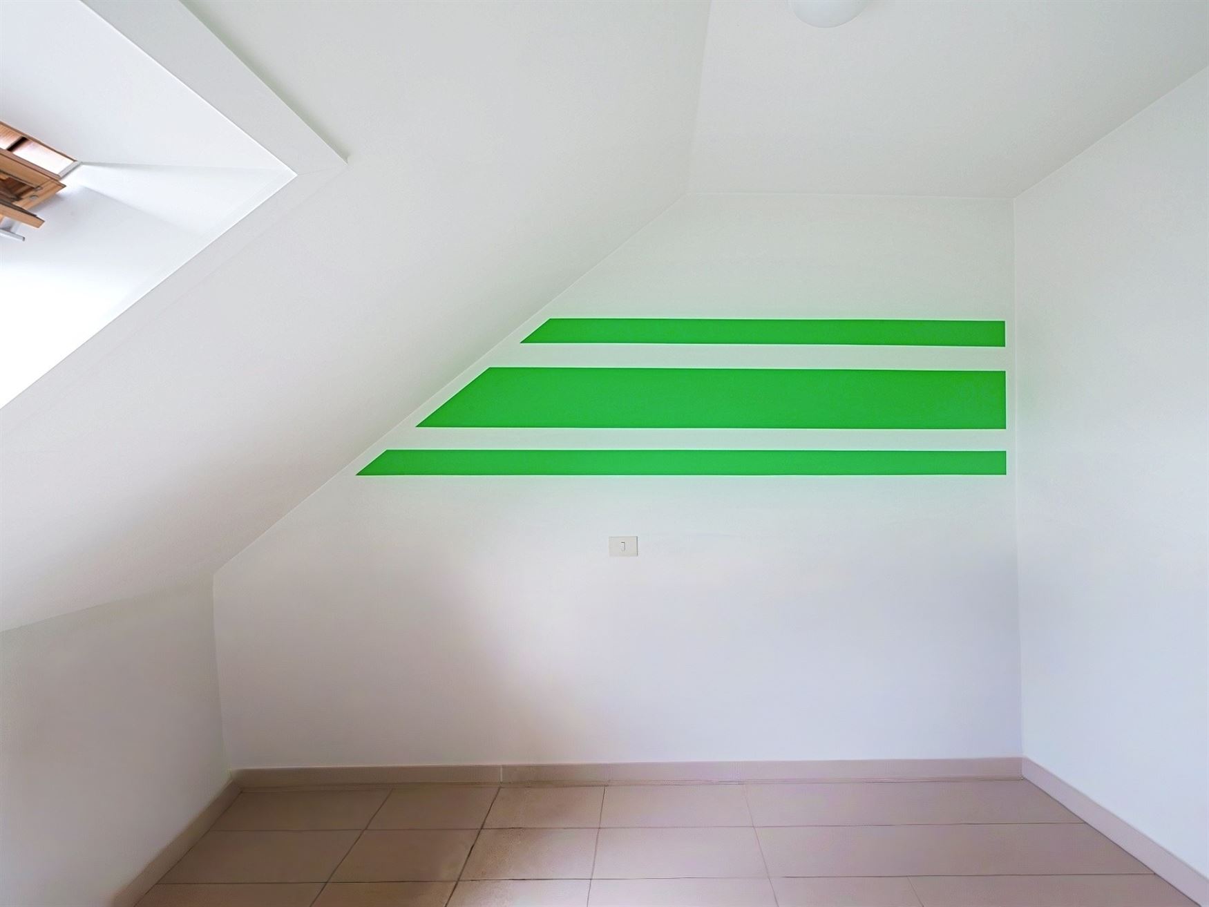 Centraal gelegen tussen Aalter en het charmante Bellem, bevindt zich deze ruime gezinswoning. Ideaal voor wie op zoek is naar een comfortabele gezinsw...