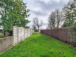 Centraal gelegen tussen Aalter en het charmante Bellem, bevindt zich deze ruime gezinswoning. Ideaal voor wie op zoek is naar een comfortabele gezinsw...