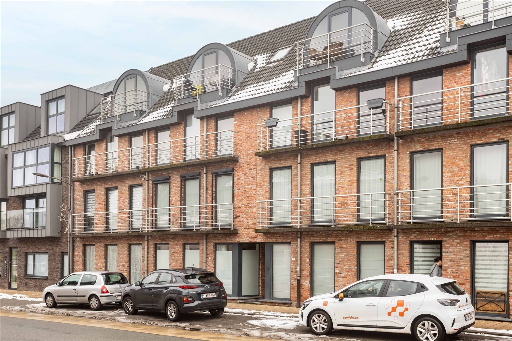 Op zoek naar een slim ingedeeld appartement op een uitstekende ligging? Dit charmante appartement op de Hundelgemsesteenweg in Merelbeke combineert co...