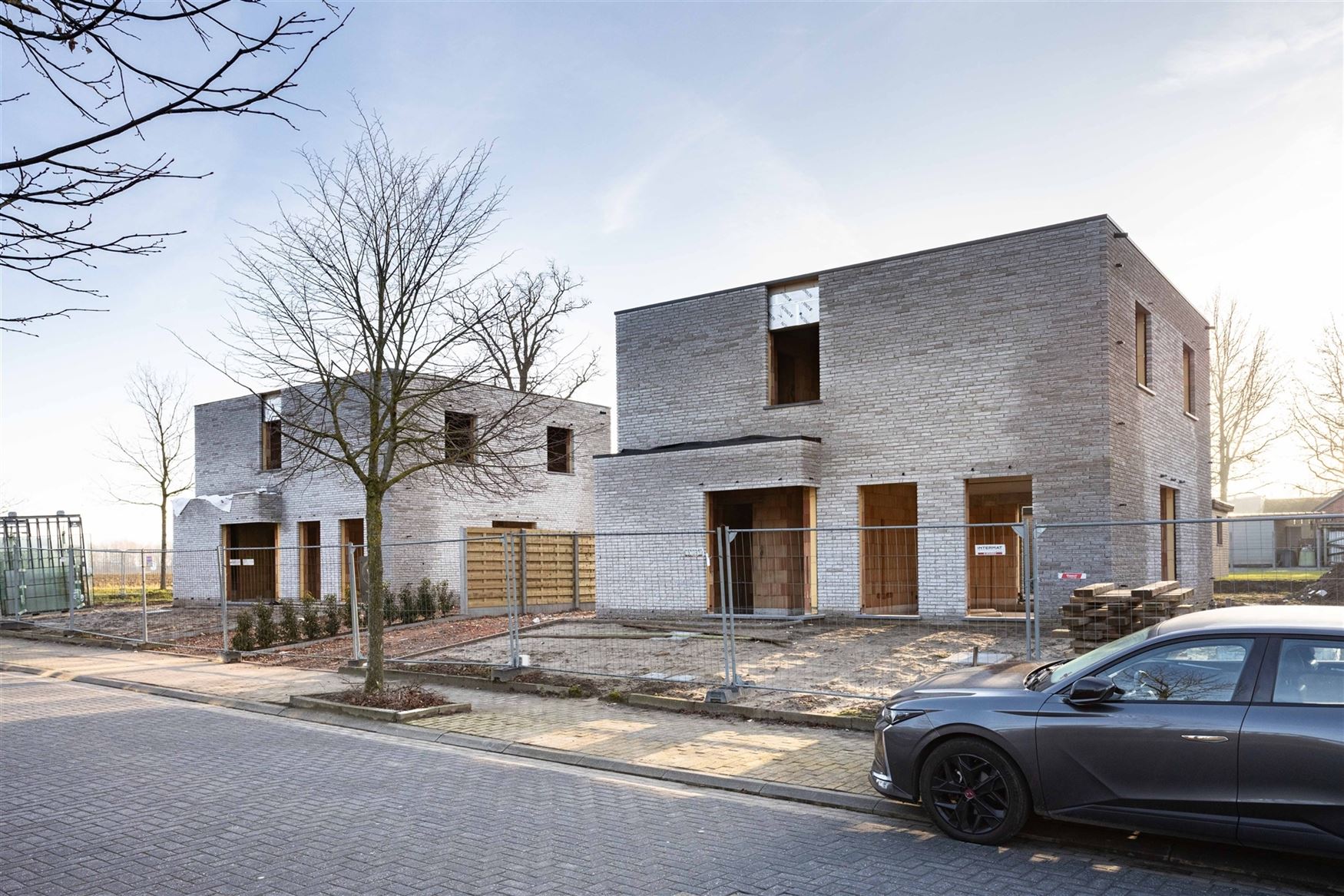 6% BTW MOGELIJK OP DE CONSTRUCTIEWAARDE
In het rustige en groene Lotenhulle, een charmante deelgemeente van Aalter, realiseert een lokaal gerenommeer...