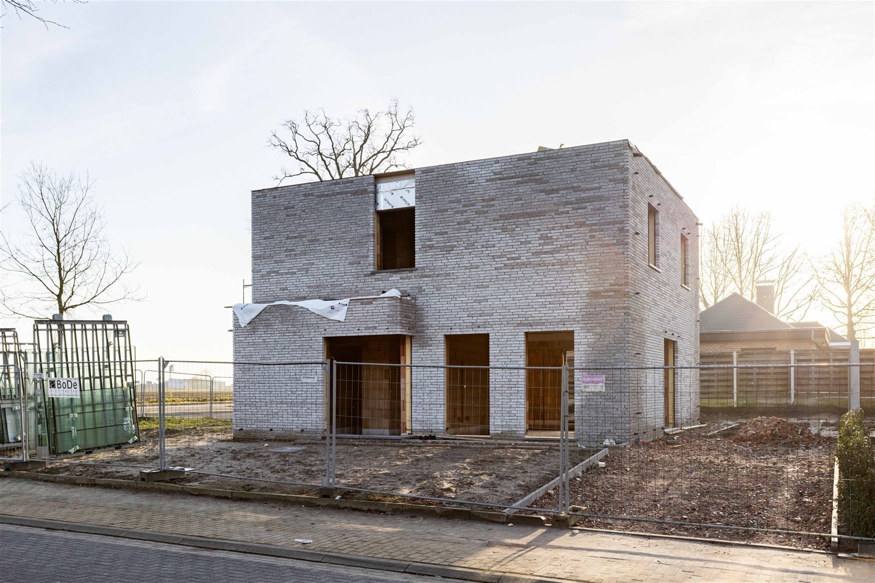 6% BTW MOGELIJK OP DE CONSTRUCTIEWAARDE
In het rustige en groene Lotenhulle, een charmante deelgemeente van Aalter, realiseert een lokaal gerenommeer...